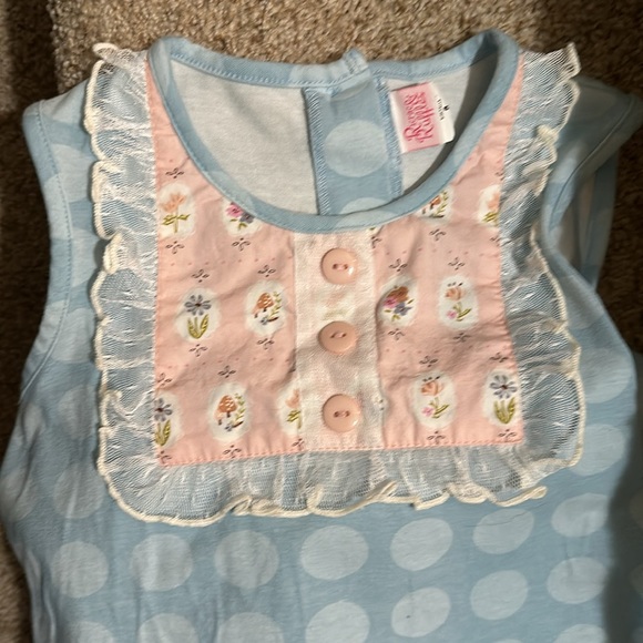 RicRac & Ruffles outfit - Picture 2 of 6